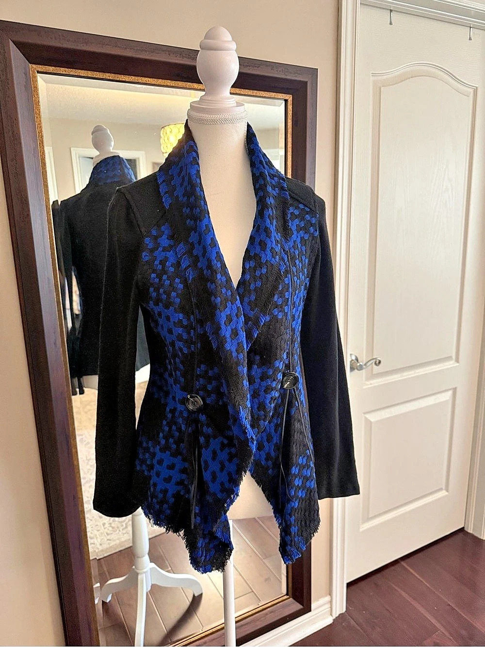 Vex Collection Women's Patterned Blazer in Black & Blue Size 38